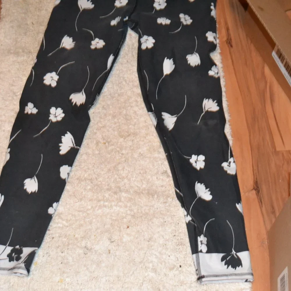 Fabletics Size M - Picture 2 of 5